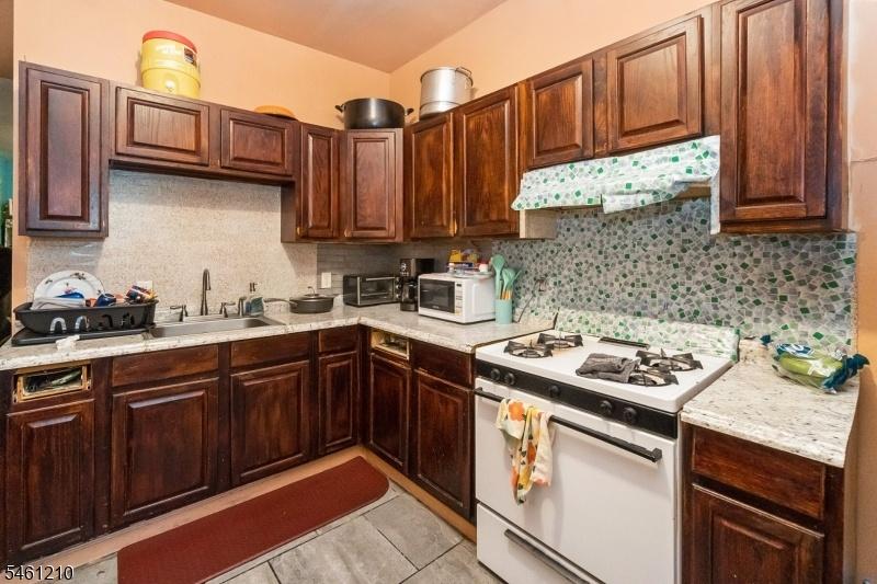 Kitchen Unit 2