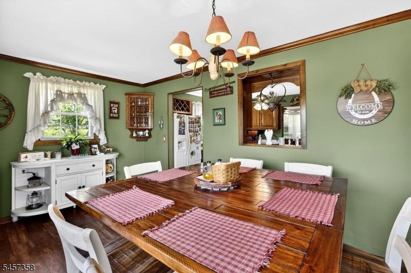 breakfast room