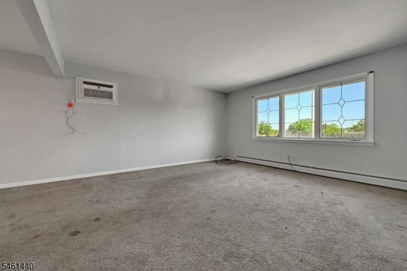 United 1 Living Room