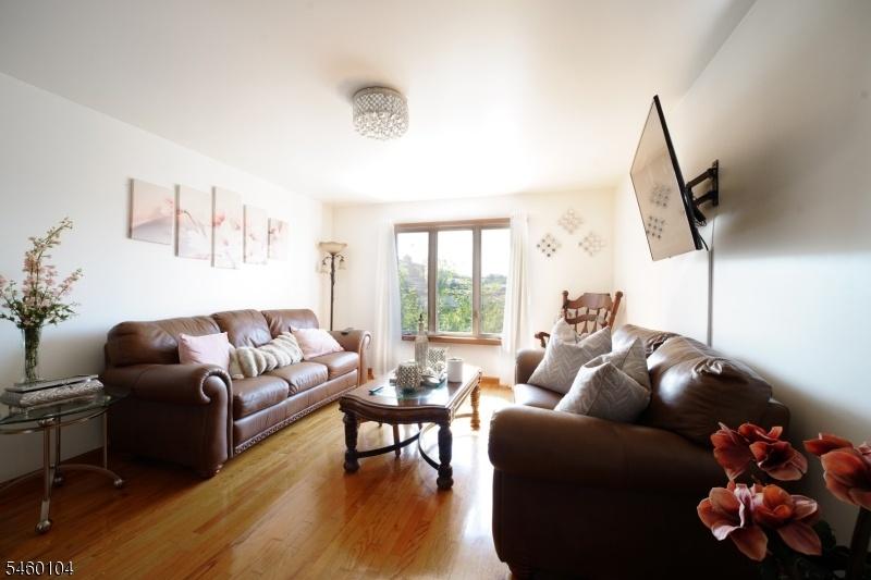 Living rm LEVEL 1