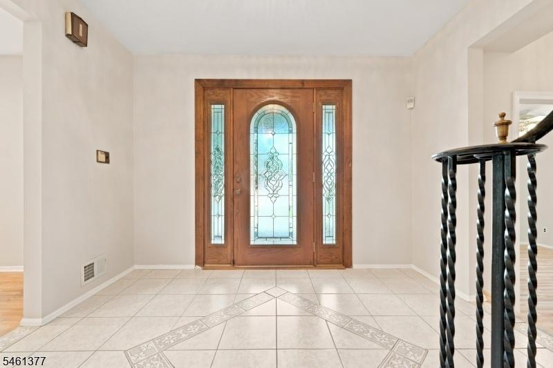 Entrance/ Foyer
