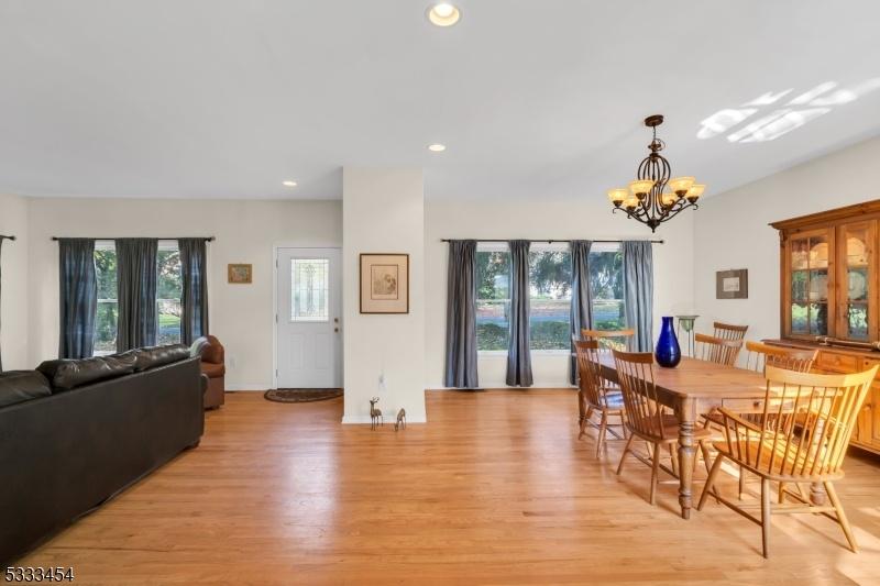 living/dining combo