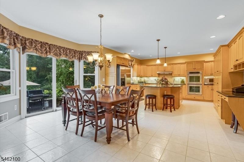 Breakfast Room & Kitchen