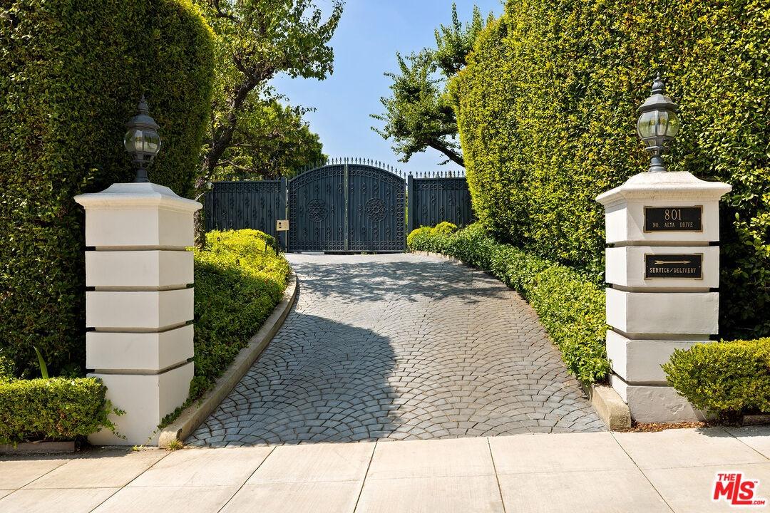 Primary Gate