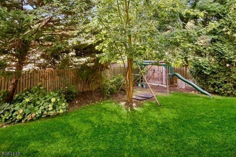FABULOUS GLENWOOD COLONIAL