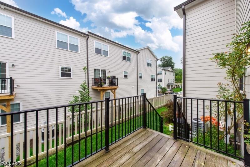 Outdoor Deck Space
