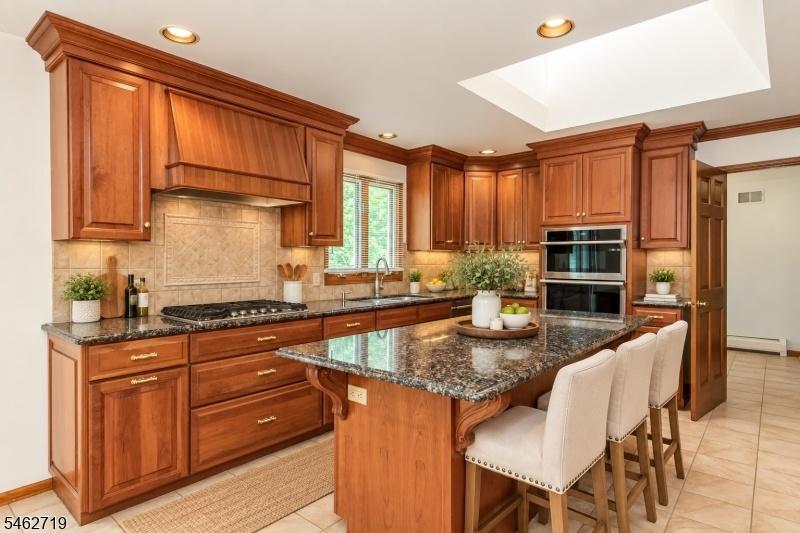 Kitchen-Staged