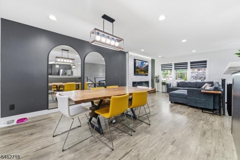 Living Room / Dinning Room