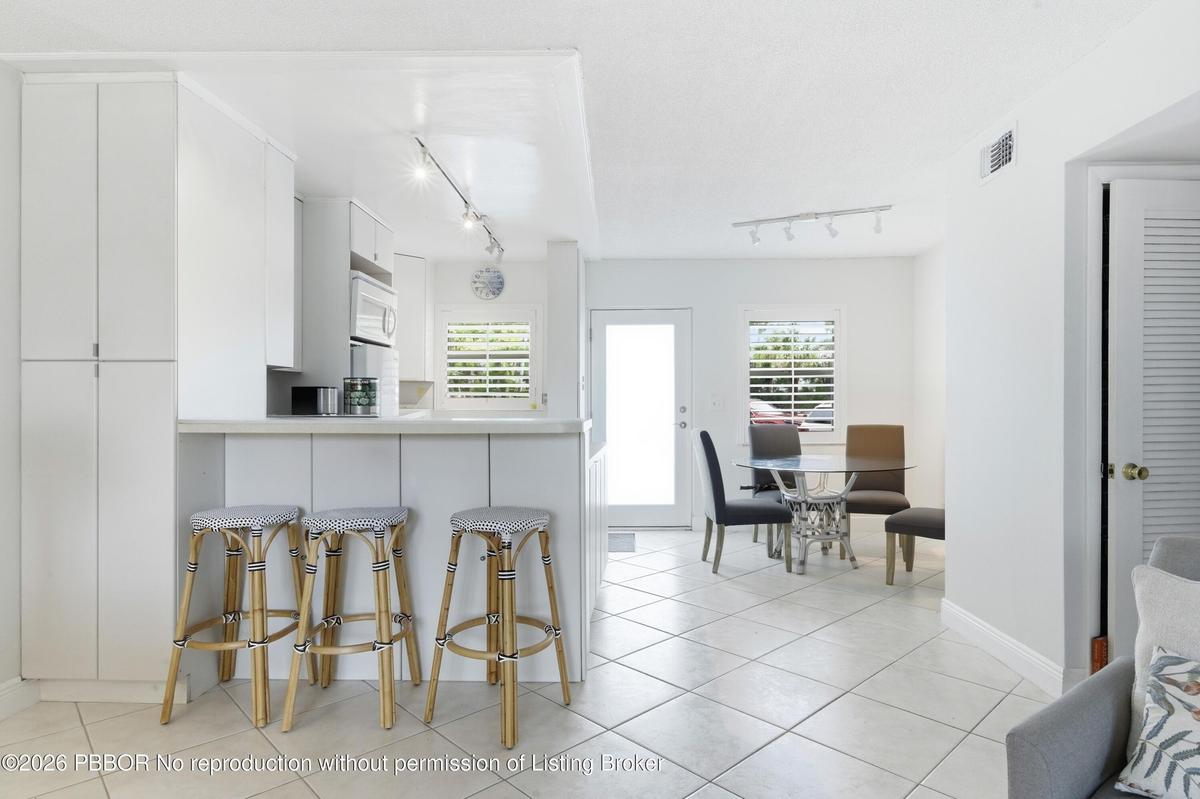 Open kitchen with counter