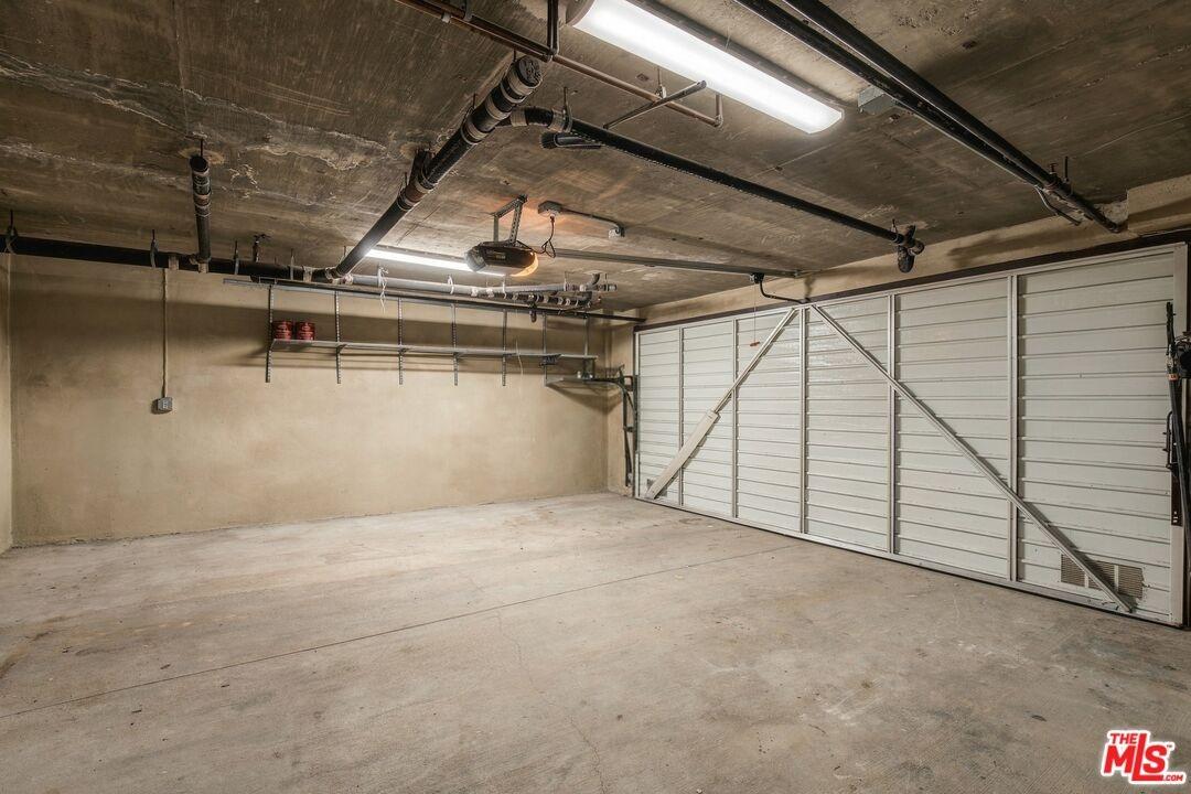 Private 2 Car Garage