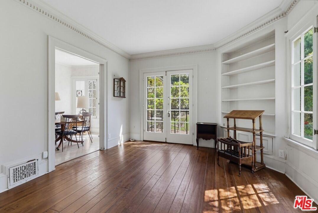 den/library