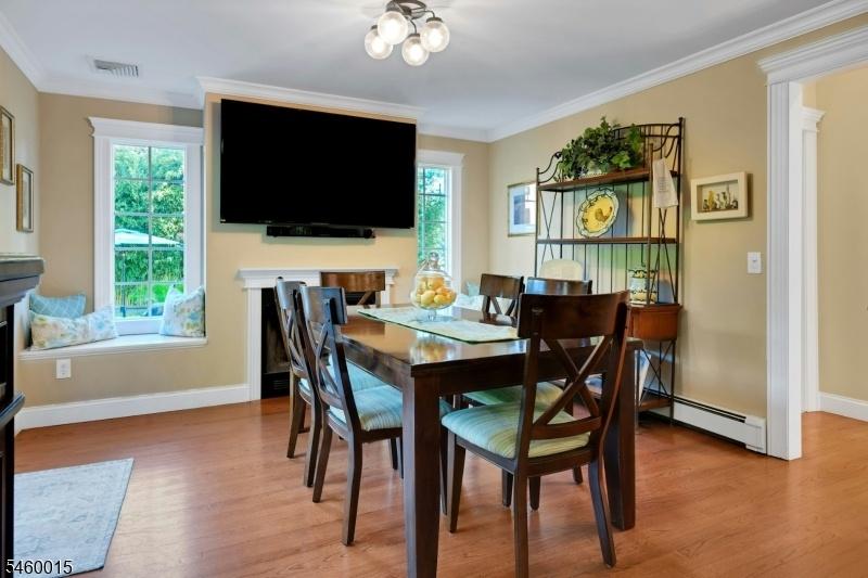 Eat in Kitchen