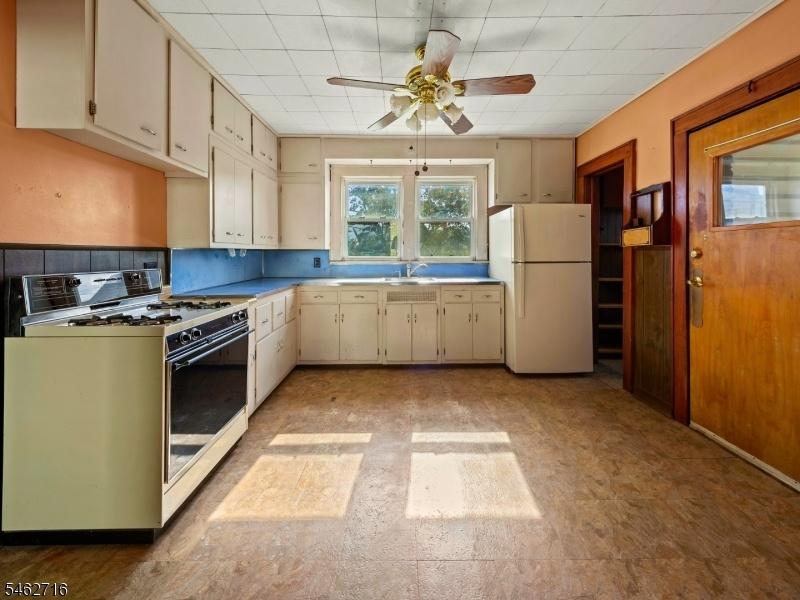 unit 1 kitchen