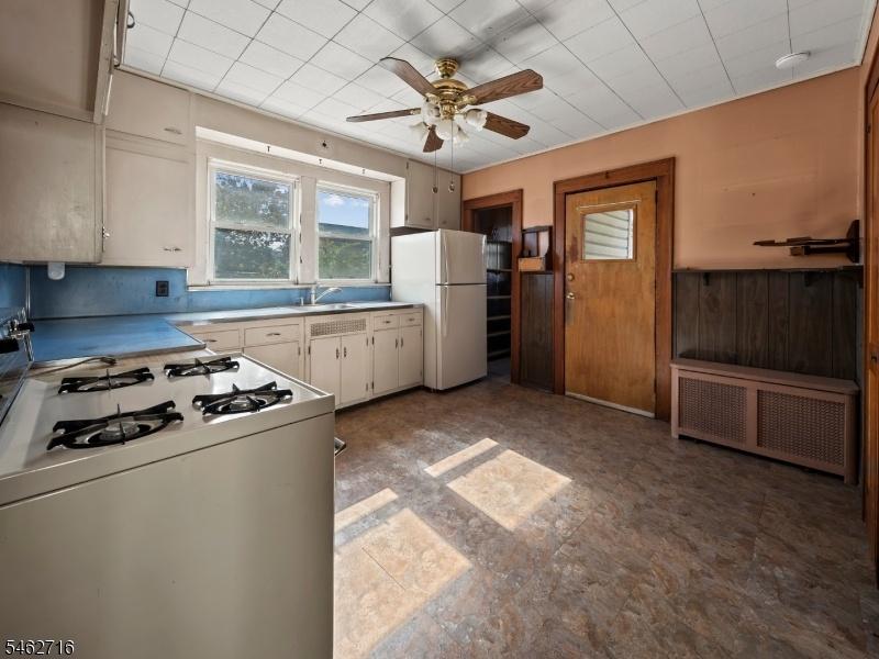 unit 1 kitchen