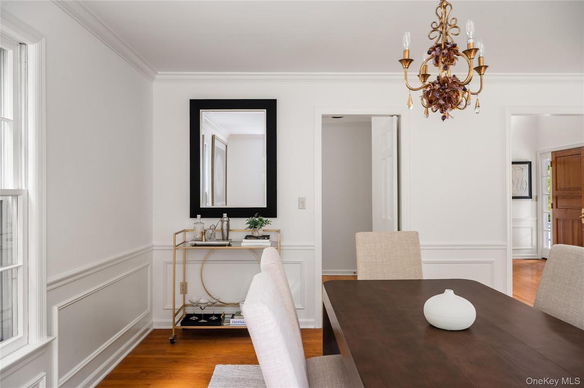From dining room door to kitchen