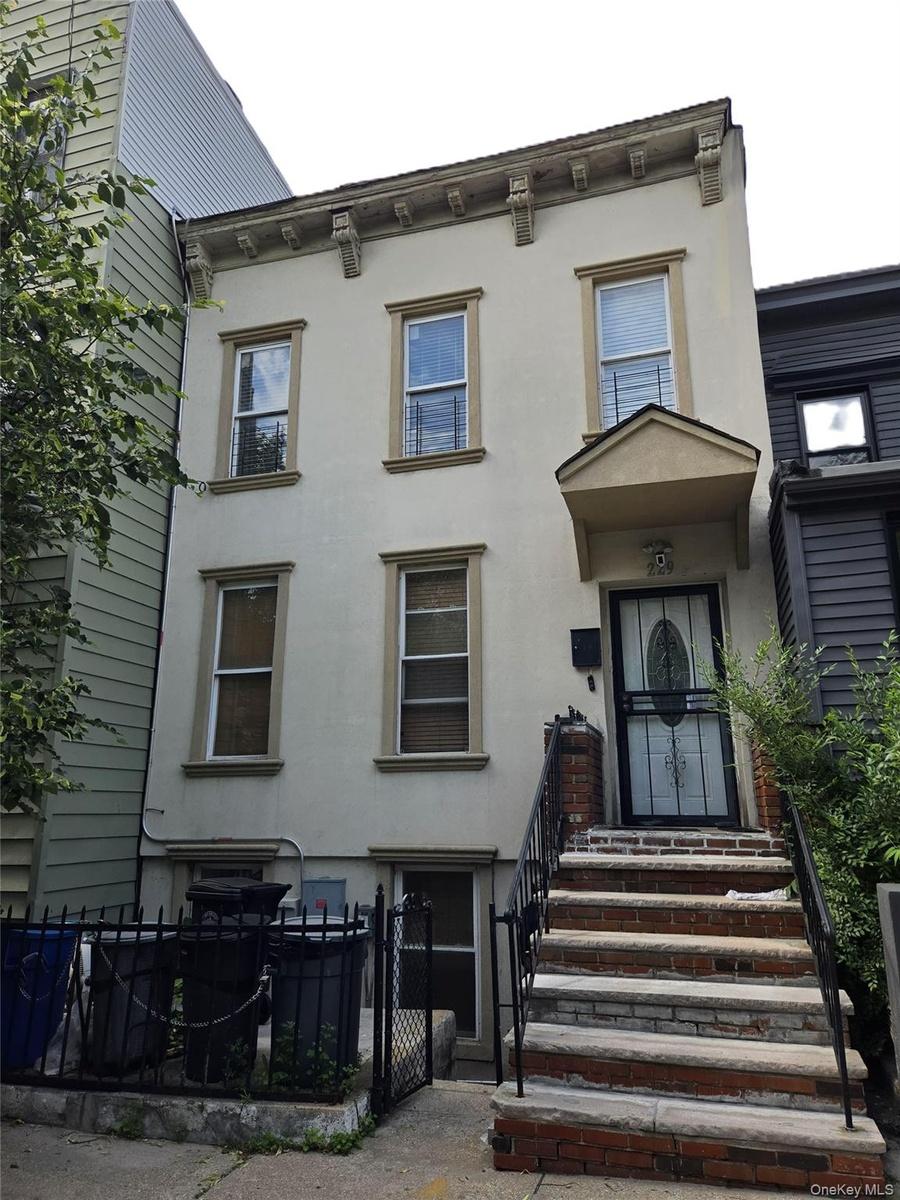 Front of the HomeStudio ground entrancefirst and second floor unitfront facing