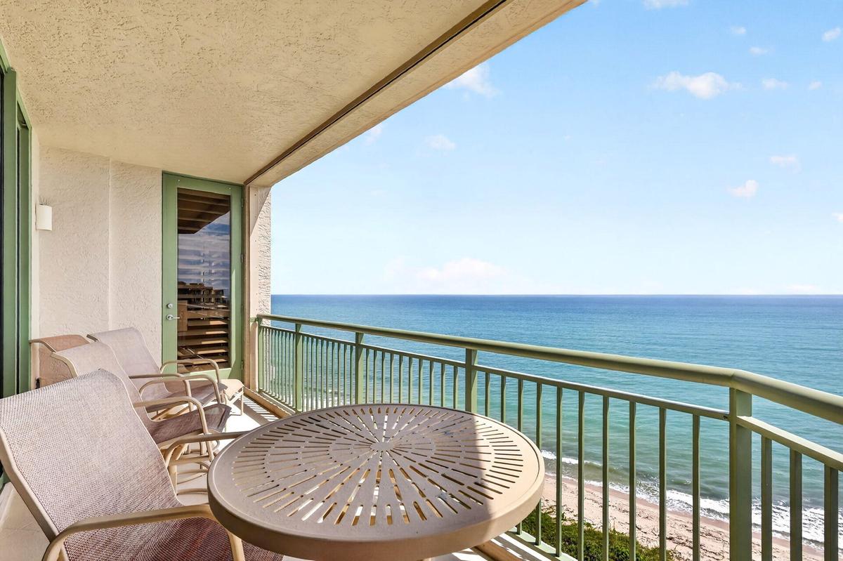 GREET THE SUN ON YOUR PRIVATE BALCONY