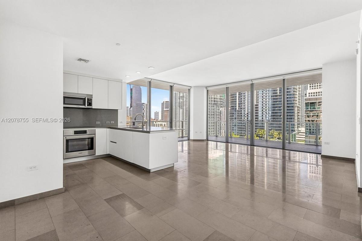 Spacious floor plan with lots of Natural Light!
