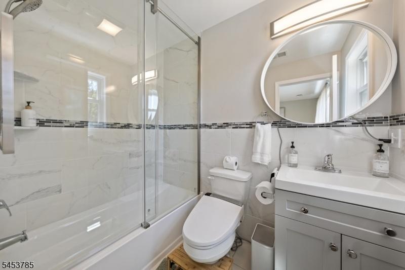 Unit 2 Bathroom