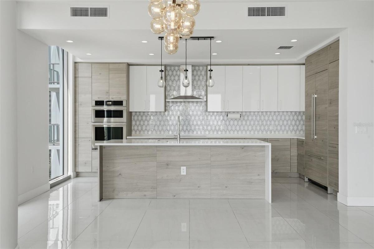 open floorplan - kitchen/living/dining
