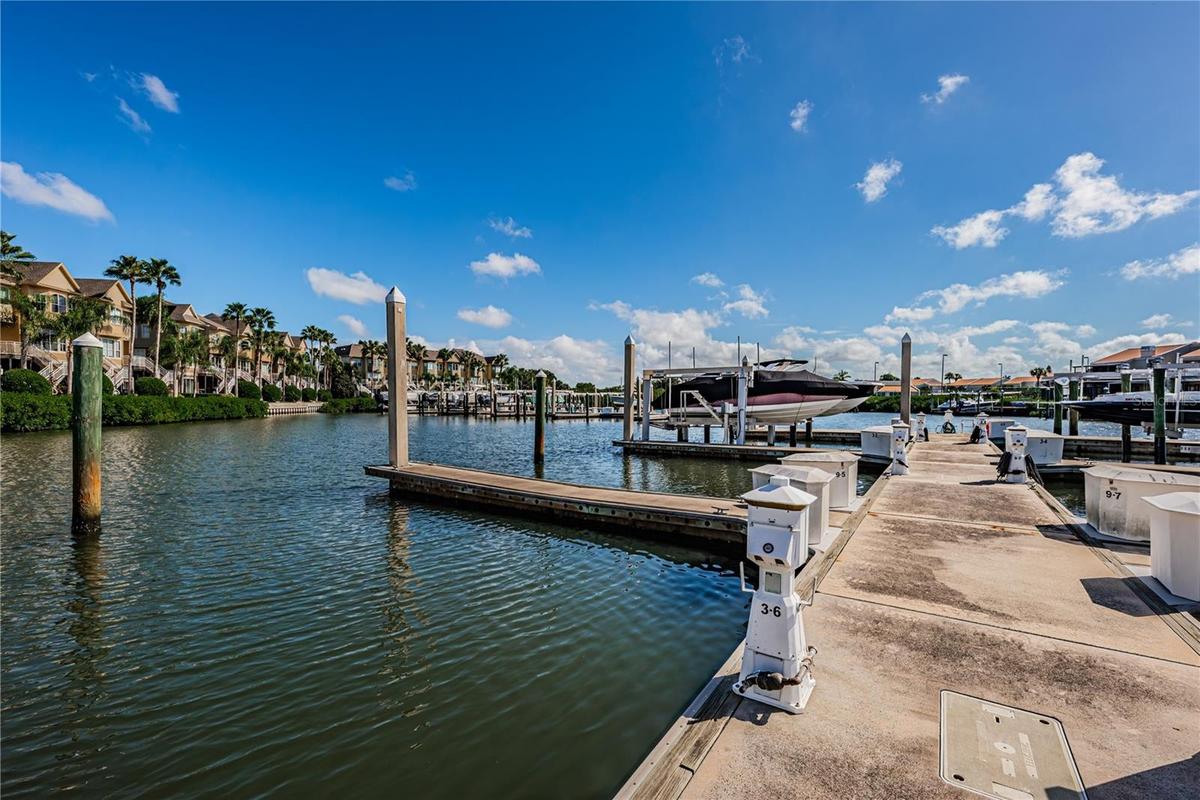 Huge 40'x 14' boat slip