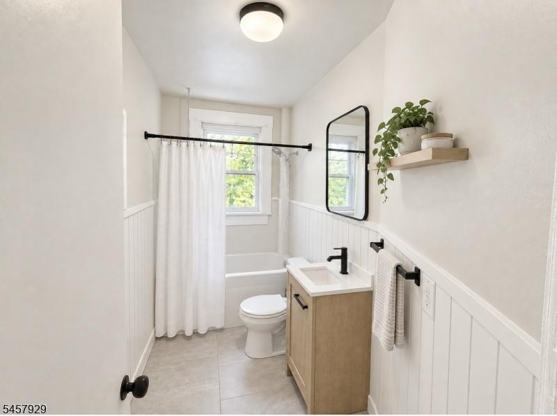 2ND FL BATH ROOM AI