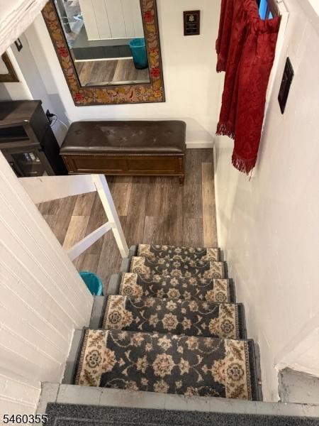 stairs to bsmt