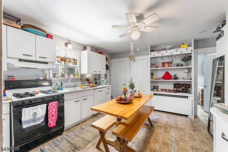 1st fl kitchen