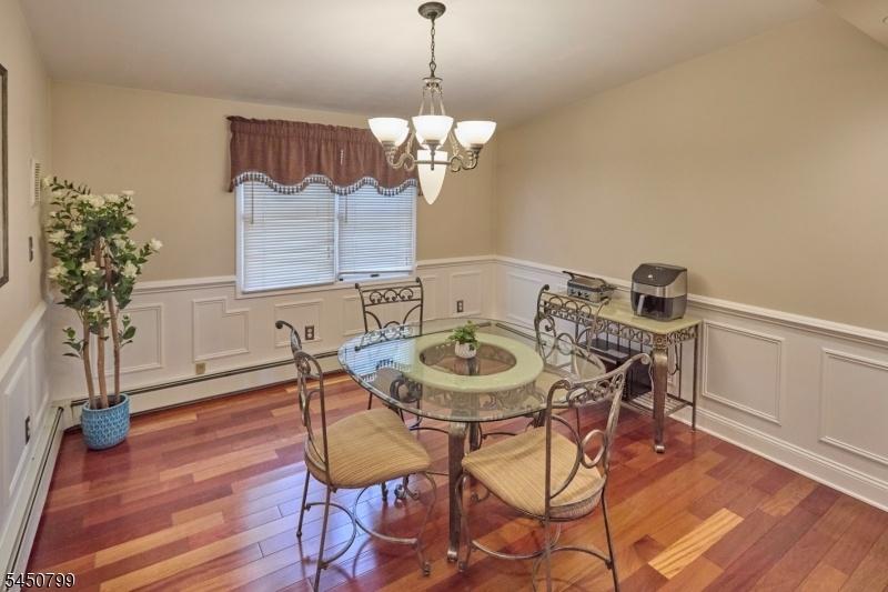 Dinetter Room