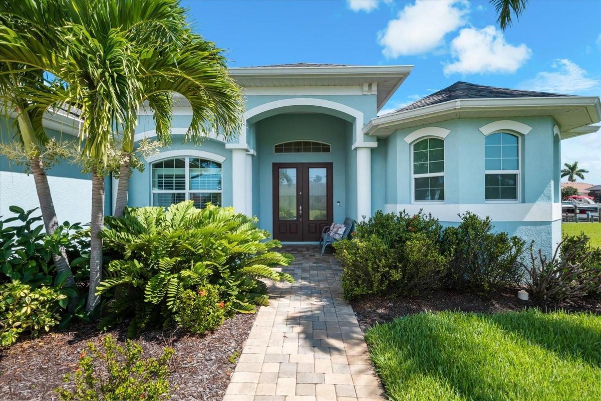 Lush Landscaping Meets Waterfront Luxury!