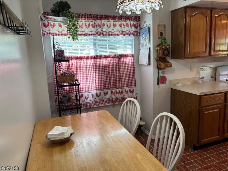 Eat in kitchen