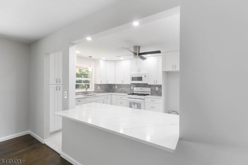 Kitchen peninsula