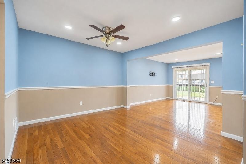 Dining Room-view to Living Rm