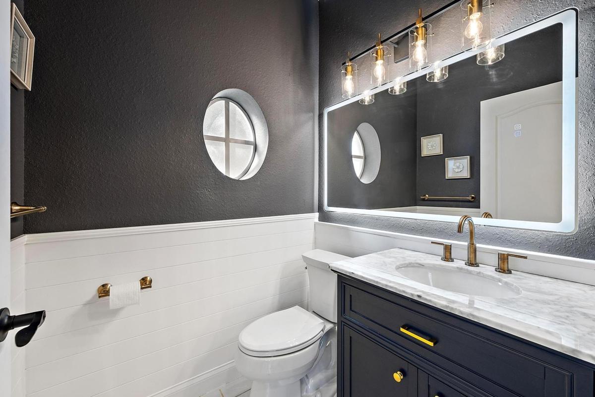 Entrance Bathroom