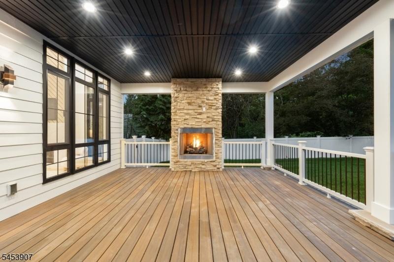 Covered Deck with Gas FP