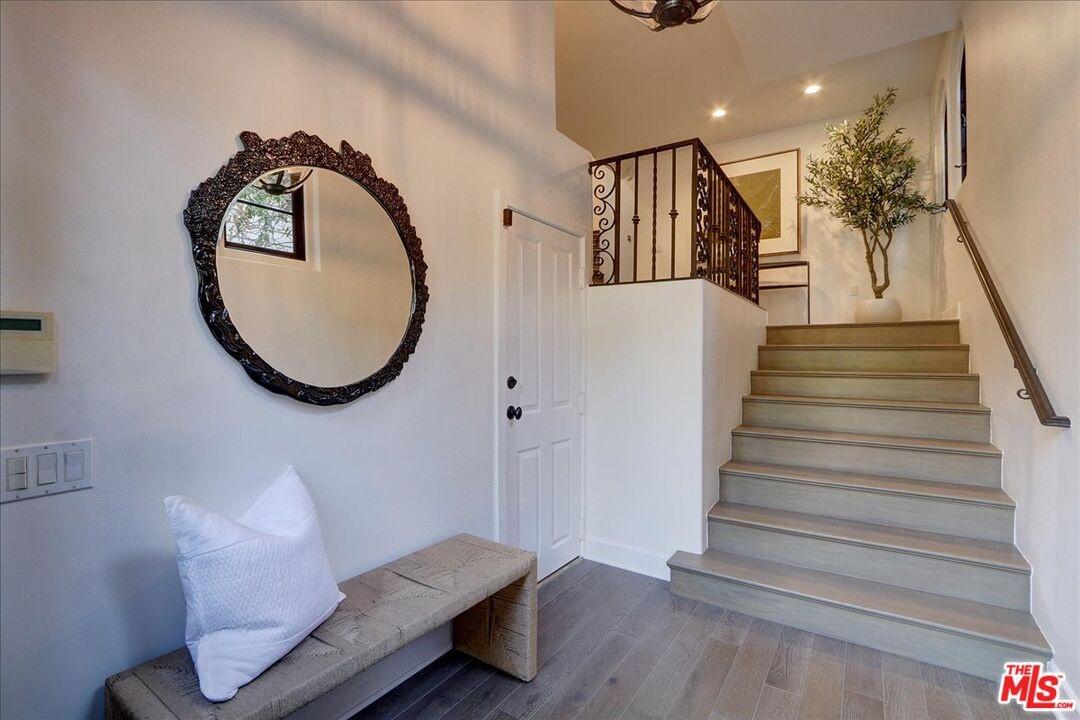 Enterance/Foyer