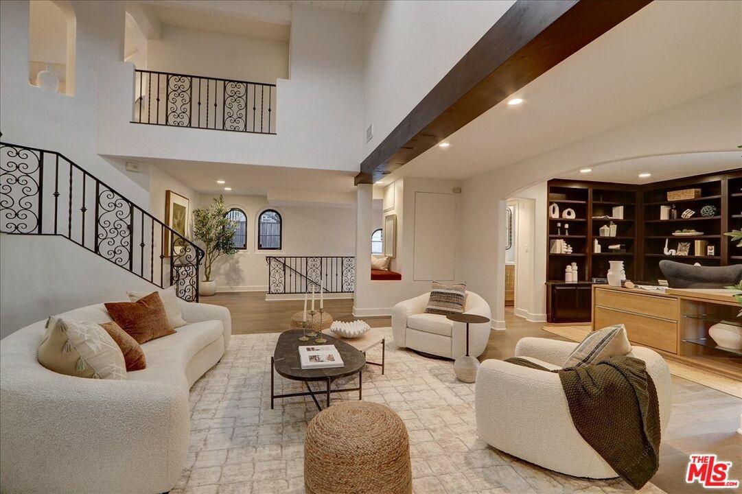 Living/Entertainment Area