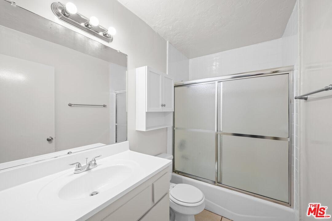 Bathroom #2
