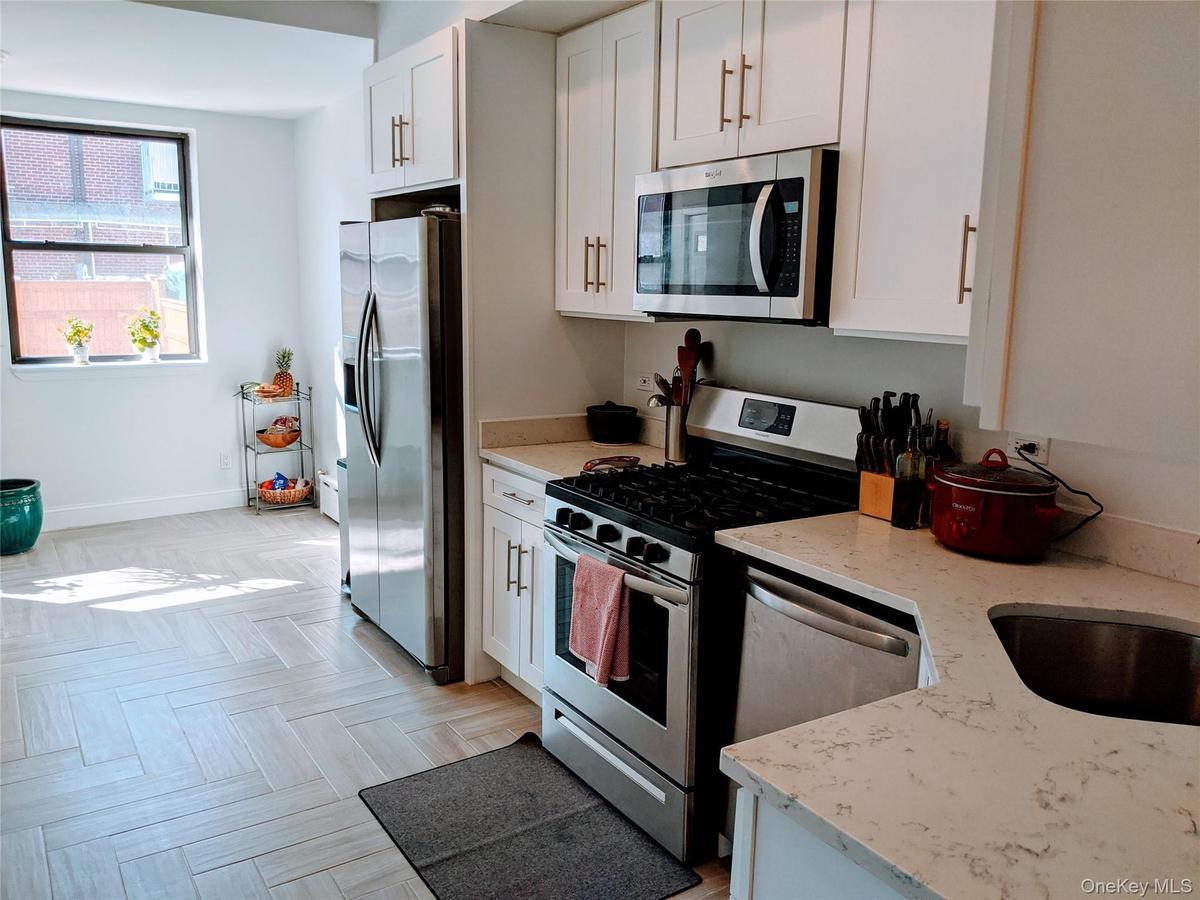 Floor 1 kitchen