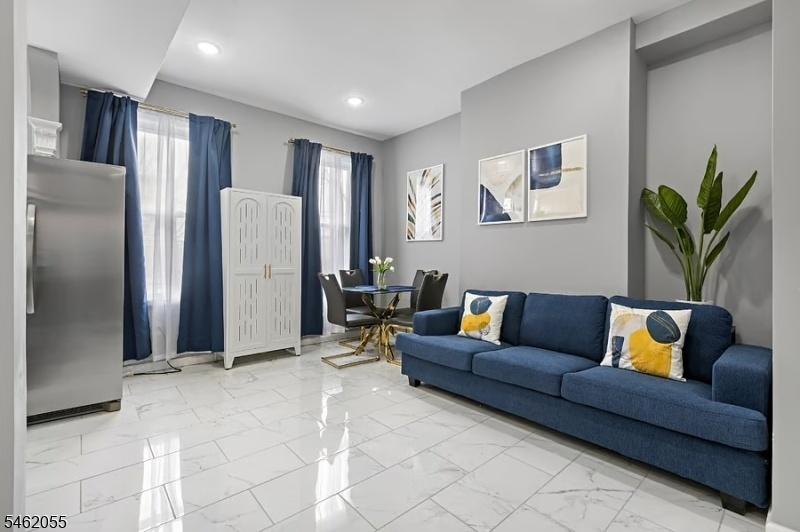 Living Room/Dining