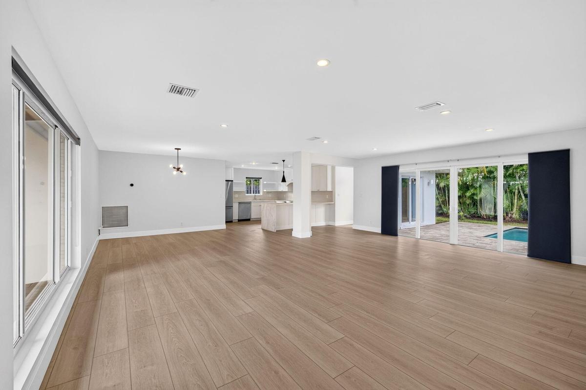 Living/Dining Room