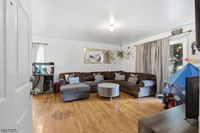 1st Floor Livingroom