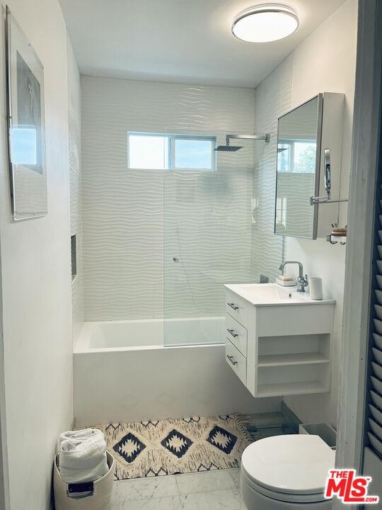 837 Bathroom