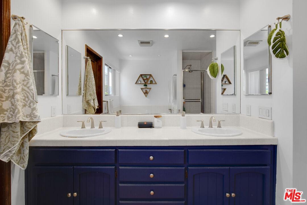 Bath 3905