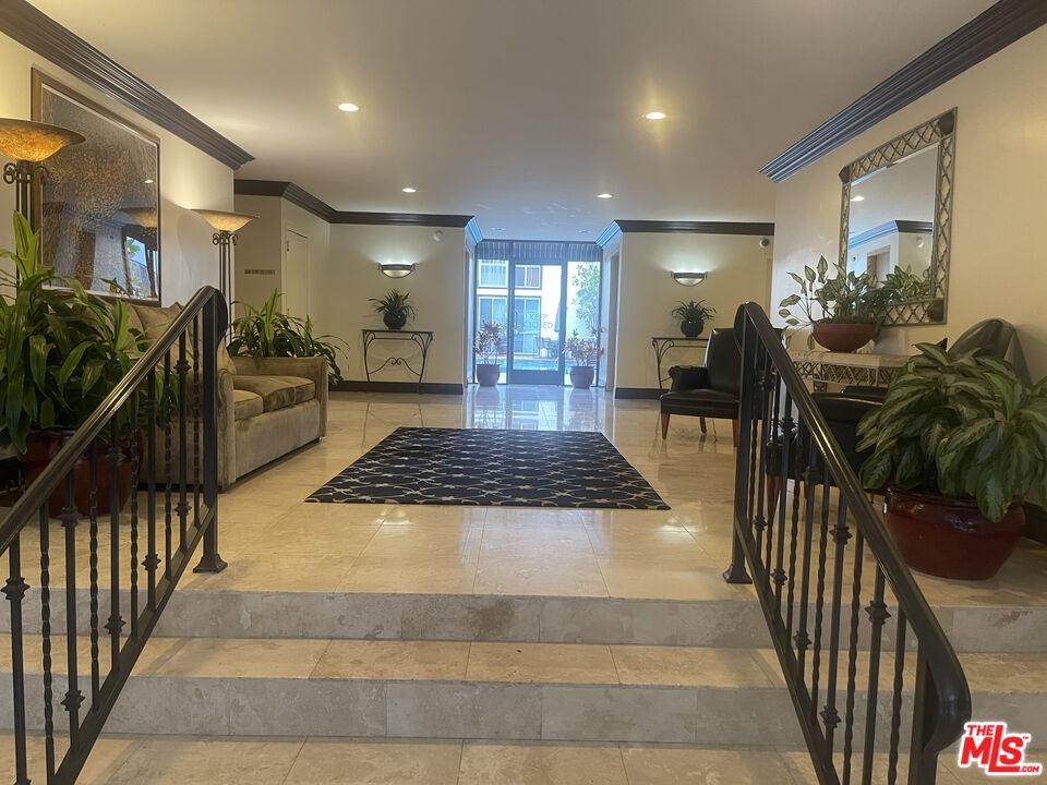 Lobby upper