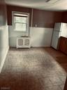 Eat-in kitchen apt 2