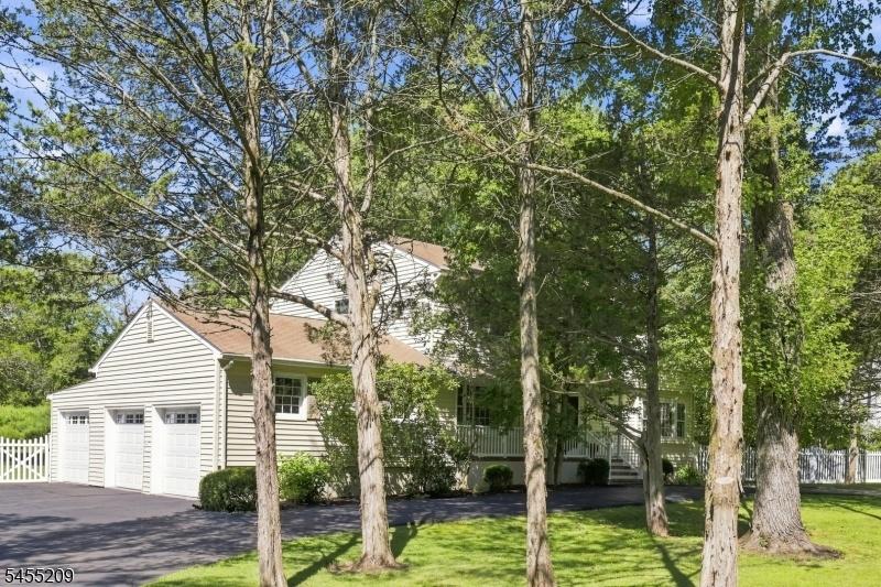 Three Car Garage