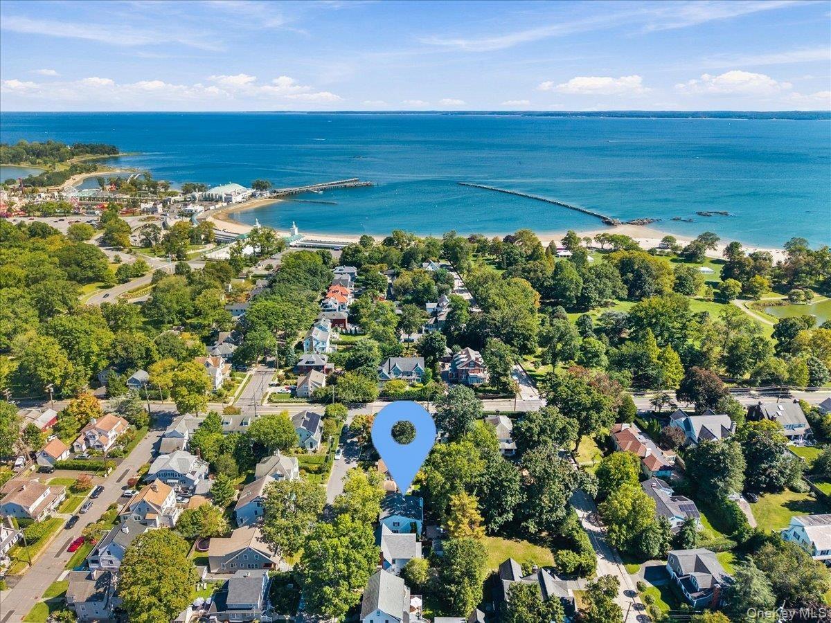One Block from Rye Town Park and Beach!