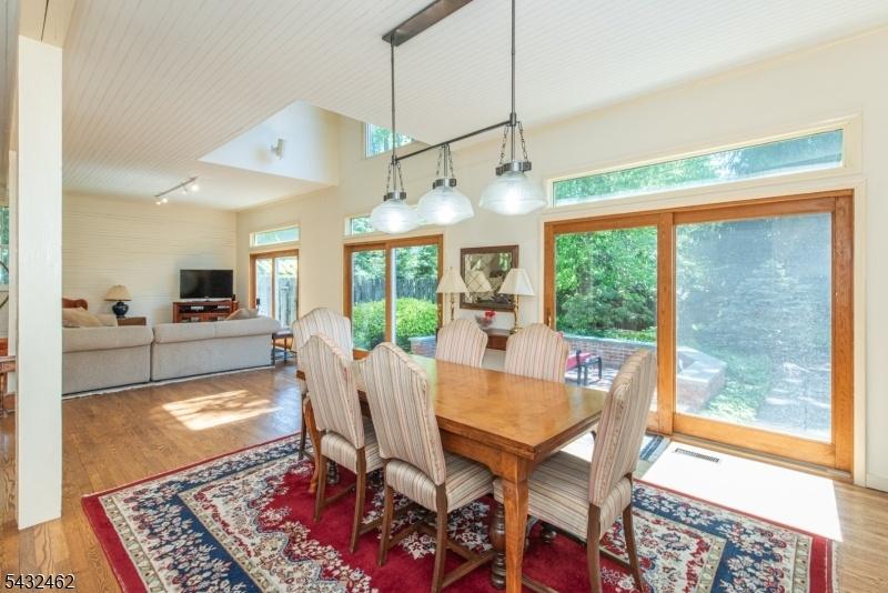 Main - Dining Room Area