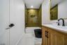 Beautiful Full Bath